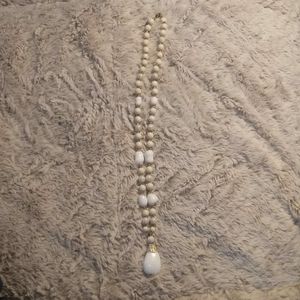 Vintage white / cream / gold costume necklace